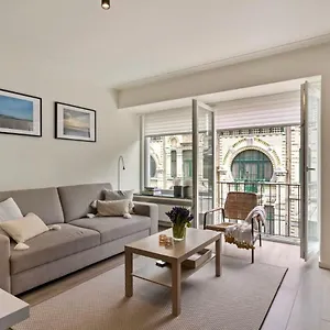 Spacious Apt Near The Beach In The Heart Of The Lively City Center Appartement