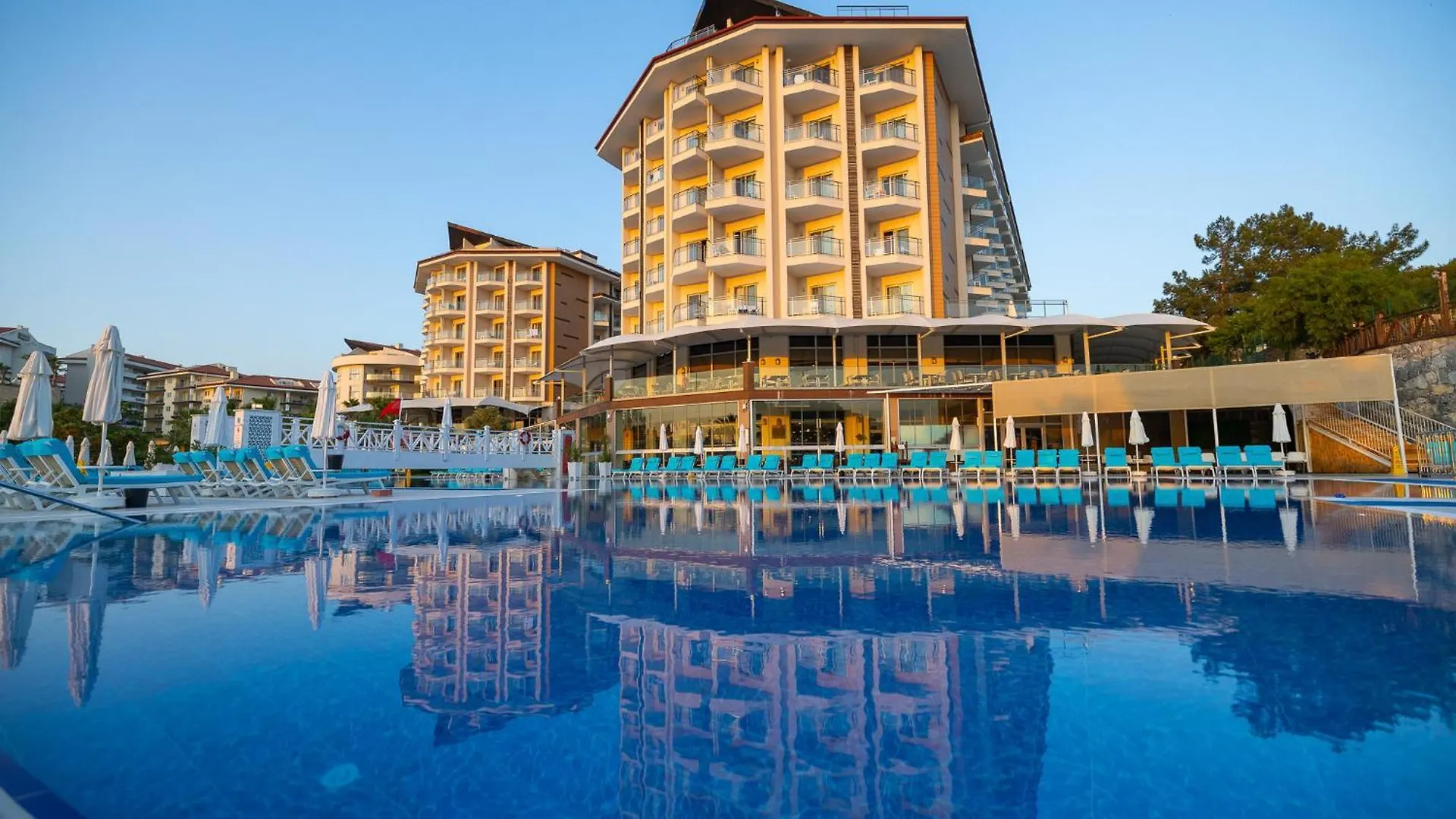 Ramada Resort Kusadasi & Golf
