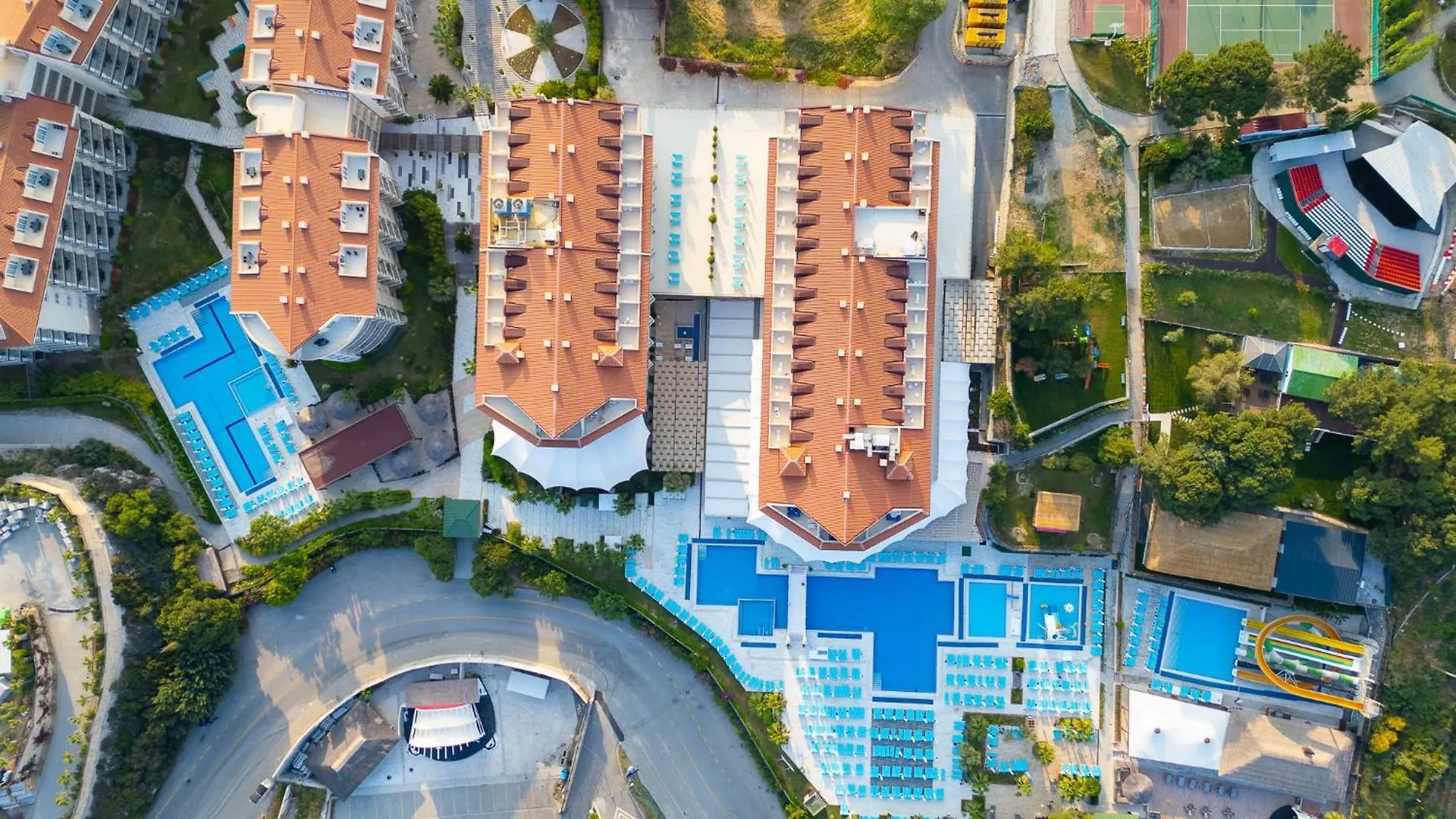 Ramada Resort Kusadasi & Golf 5*,